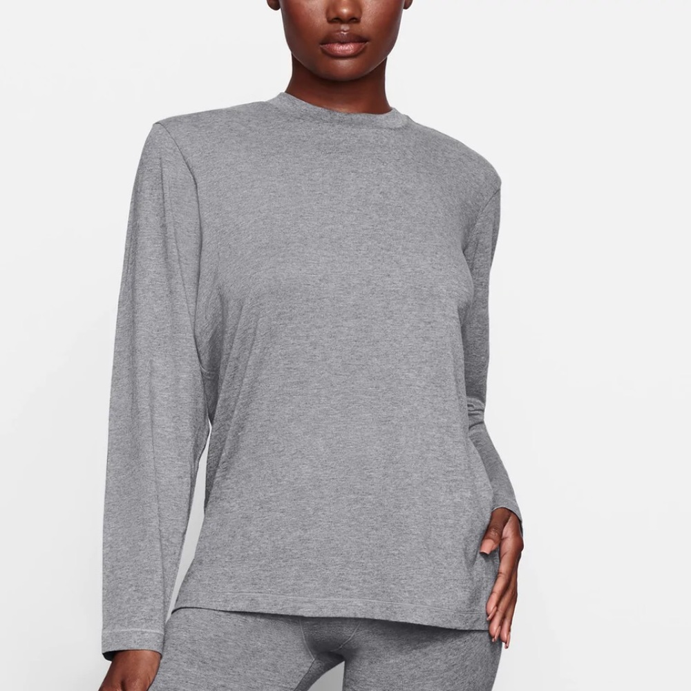 SKIMS BOYFRIEND LONG SLEEVE T-SHIRT - Dark Heather Grey